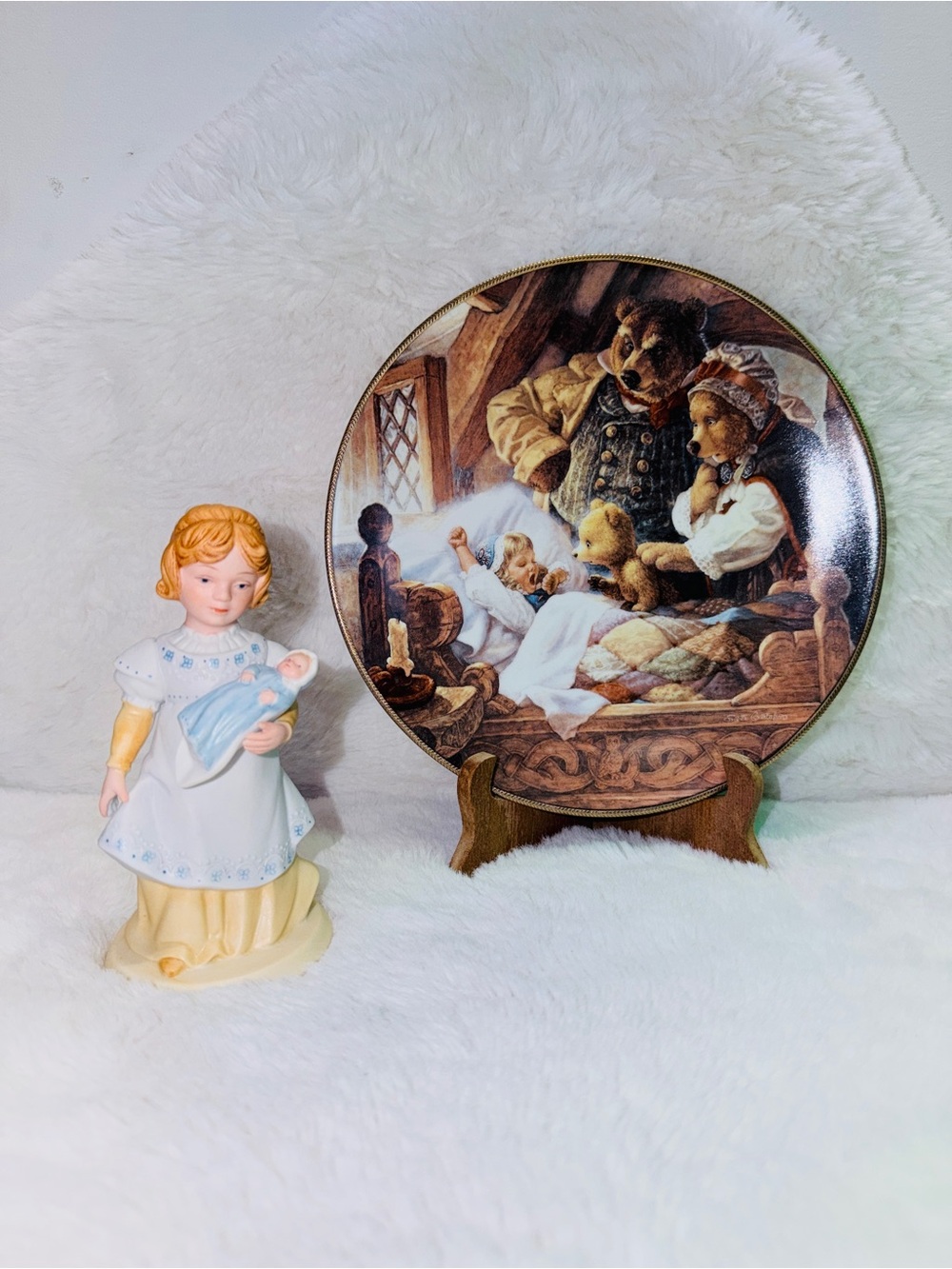 Vintage Avon Figurine Plus Goldilocks & The Three Bears Knowles Collector Plate